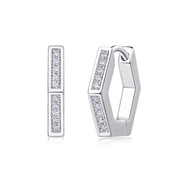 Clous d'oreilles hexagonaux en moissanite · Équilibre et force | Argent sterling 925