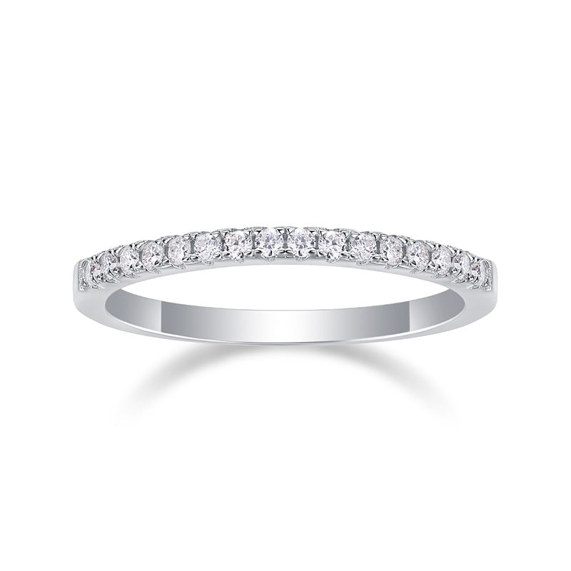 Bague pavée minimaliste en argent sterling 925 et moissanite - Coupe 3EX, feu scintillant, hypoallergénique et douce pour la peau