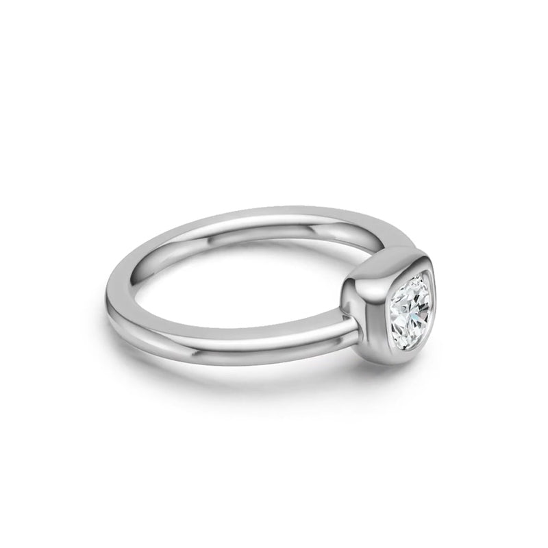 Bague solitaire en moissanite à courbe lisse · Étreinte orbitale ｜Argent sterling 925