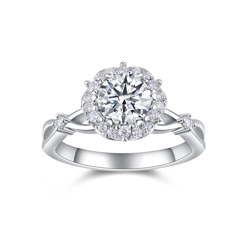 Bague en moissanite florale en forme de fleur : ruban de soie serti de pierres latérales, motif floral 3D, bague de cocktail tendance pour femme